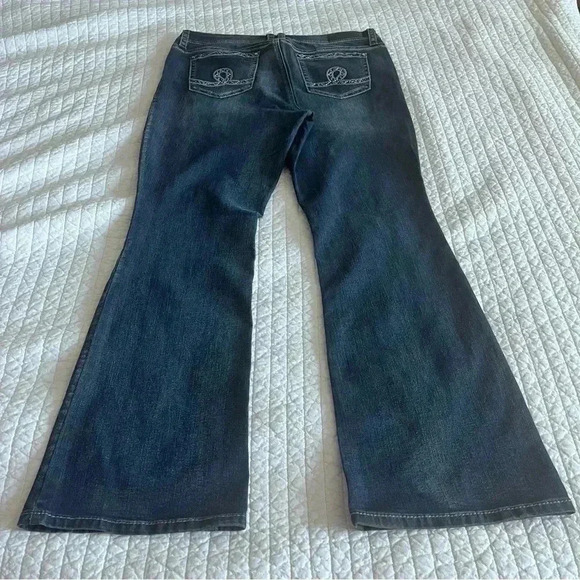 Seven 7 boot cut size 16 woman’s jeans, embellished back pocket dark wash - Picture 2 of 9
